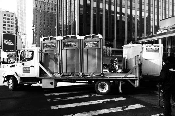Best Portable toilet rental cost  in Cambridge City, IN